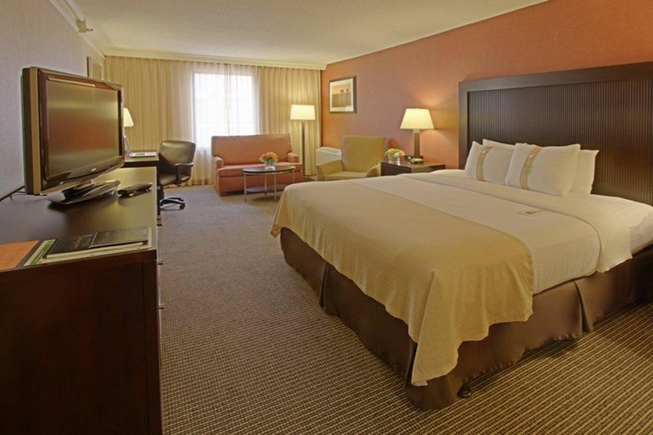 Holiday Inn Baltimore-Inner Harbor Room photo